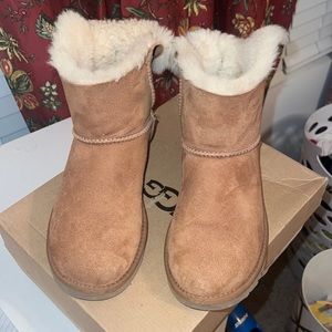Brown mini bailey bow ugg boots